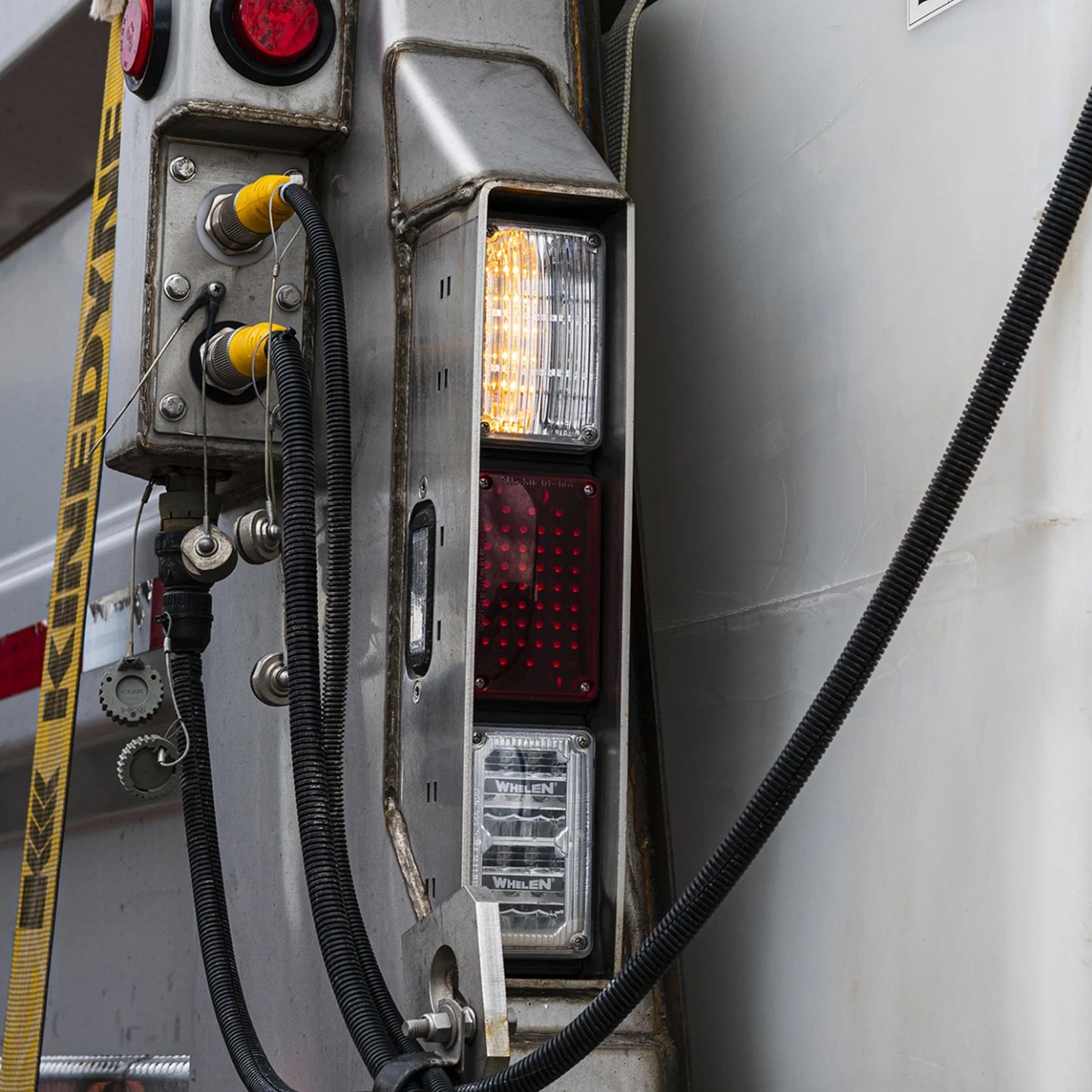 Whelen 400 Series Mounting Options